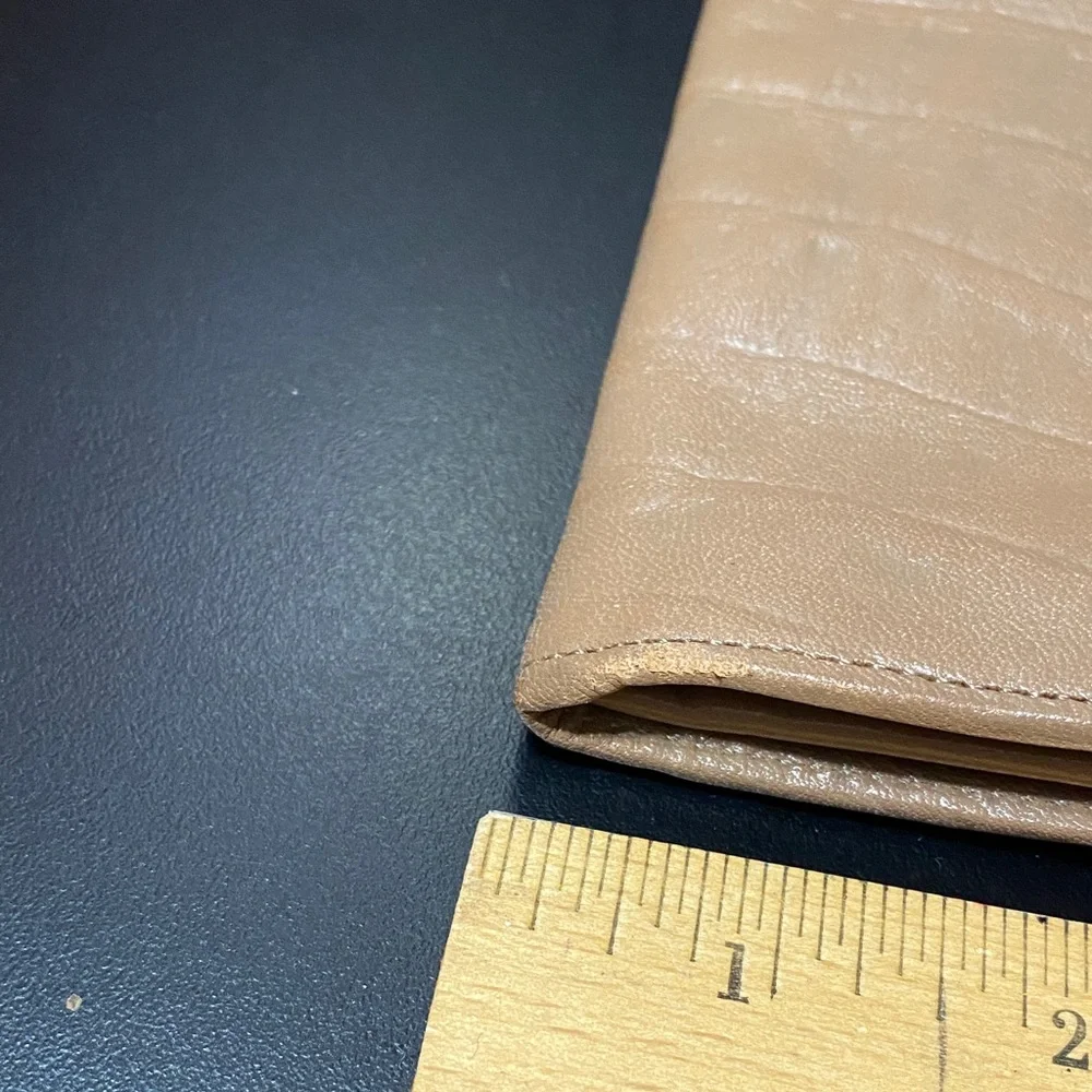 Vintage Bueno Tan Leather women’s Clutch purse